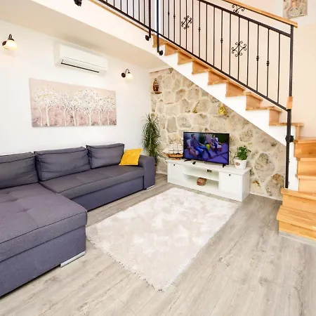 Lara By Interhome Vikendica