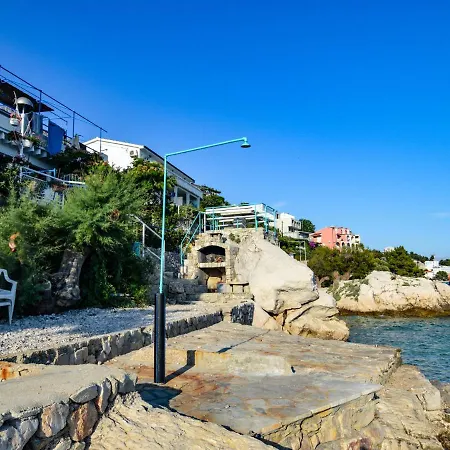 Vikendica Lara By Interhome *