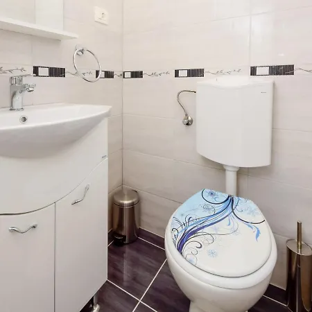 Vikendica Lara By Interhome *