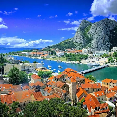 Lara By Interhome Vikendica Omis